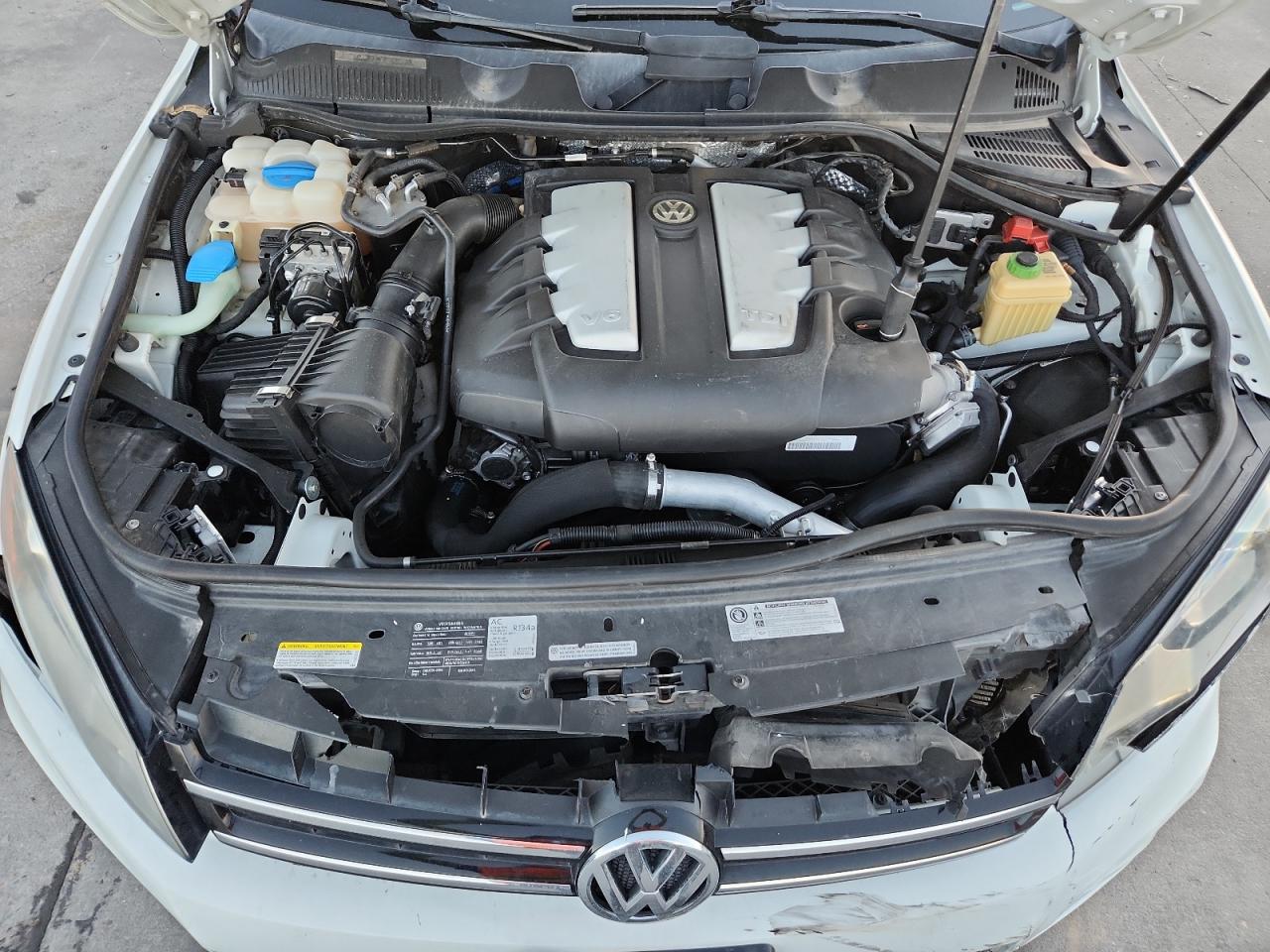 2012 Volkswagen Touareg V6 Tdi VIN: WVGEK9BP2CD011850 Lot: 92739195