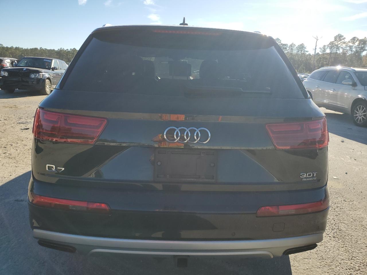 2017 Audi Q7 Premium Plus VIN: WA1LAAF76HD023818 Lot: 93284005