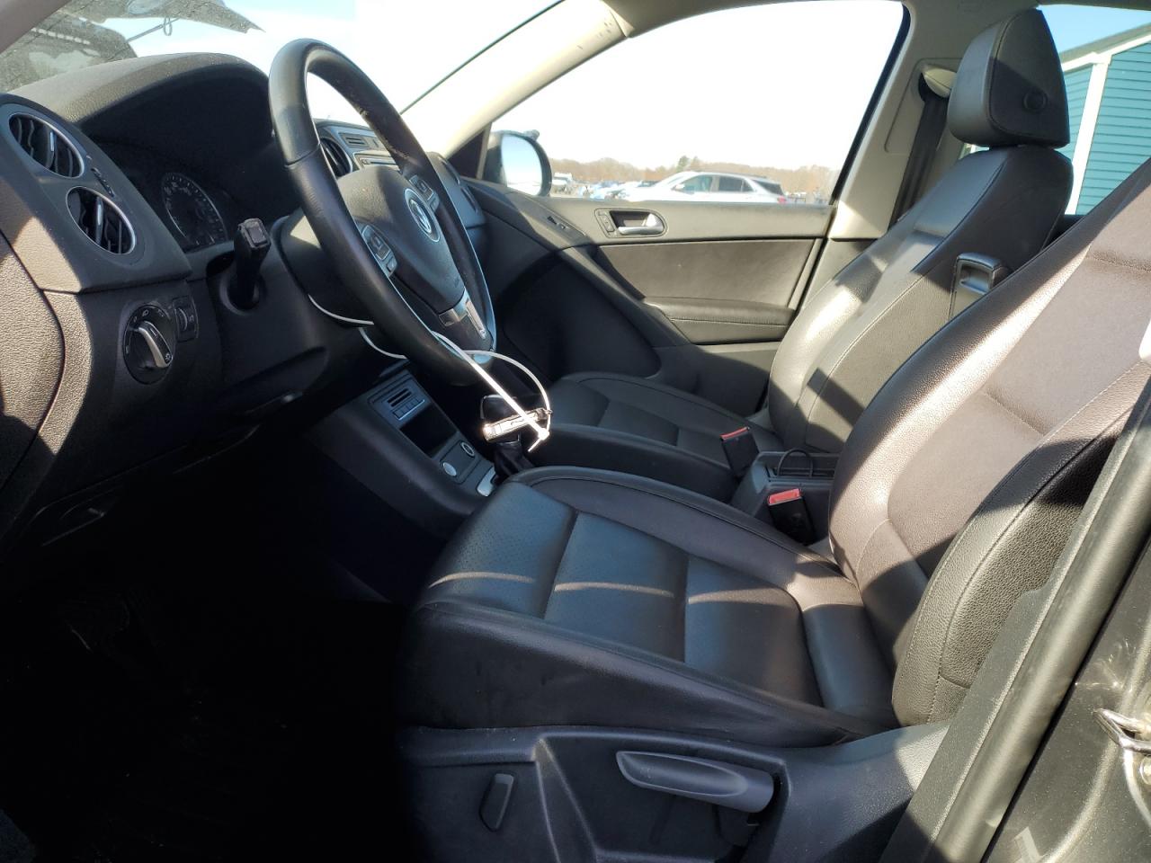 2014 Volkswagen Tiguan S VIN: WVGBV3AXXEW626162 Lot: 93329415