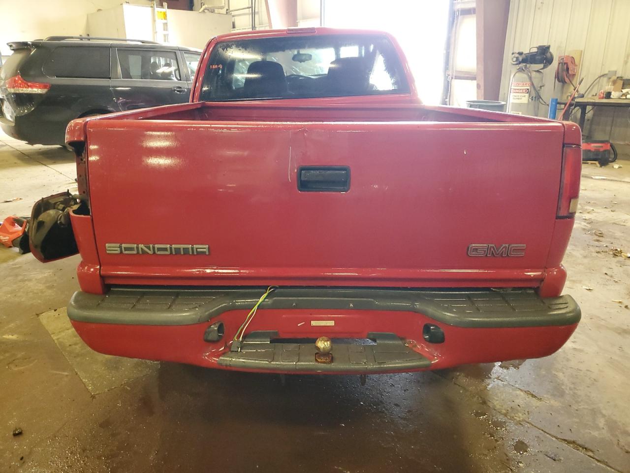 1998 GMC Sonoma VIN: 1GTCS1941W8512878 Lot: 90222395