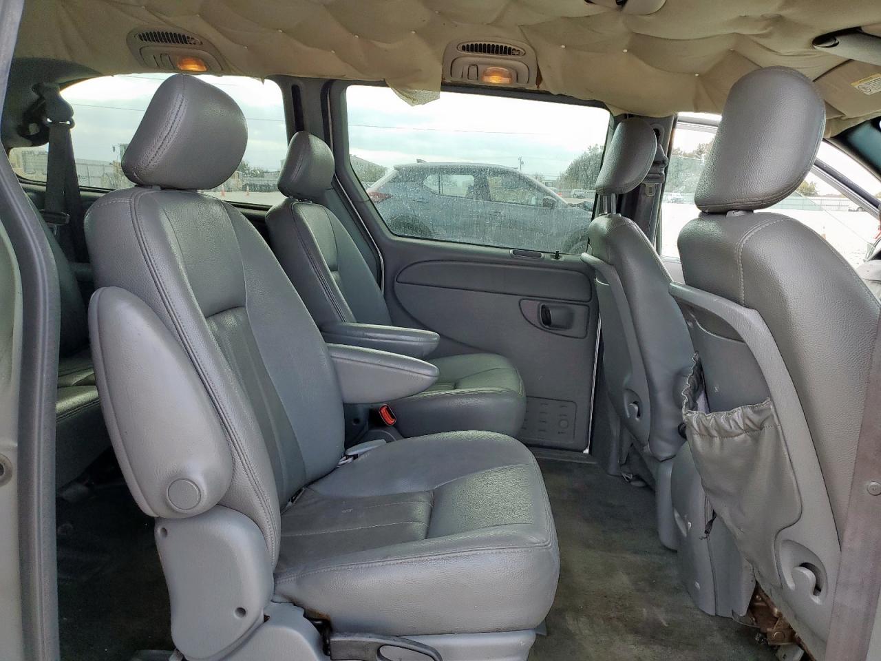 2004 Chrysler Town & Country Touring VIN: 2C4GP54L84R604127 Lot: 92996695