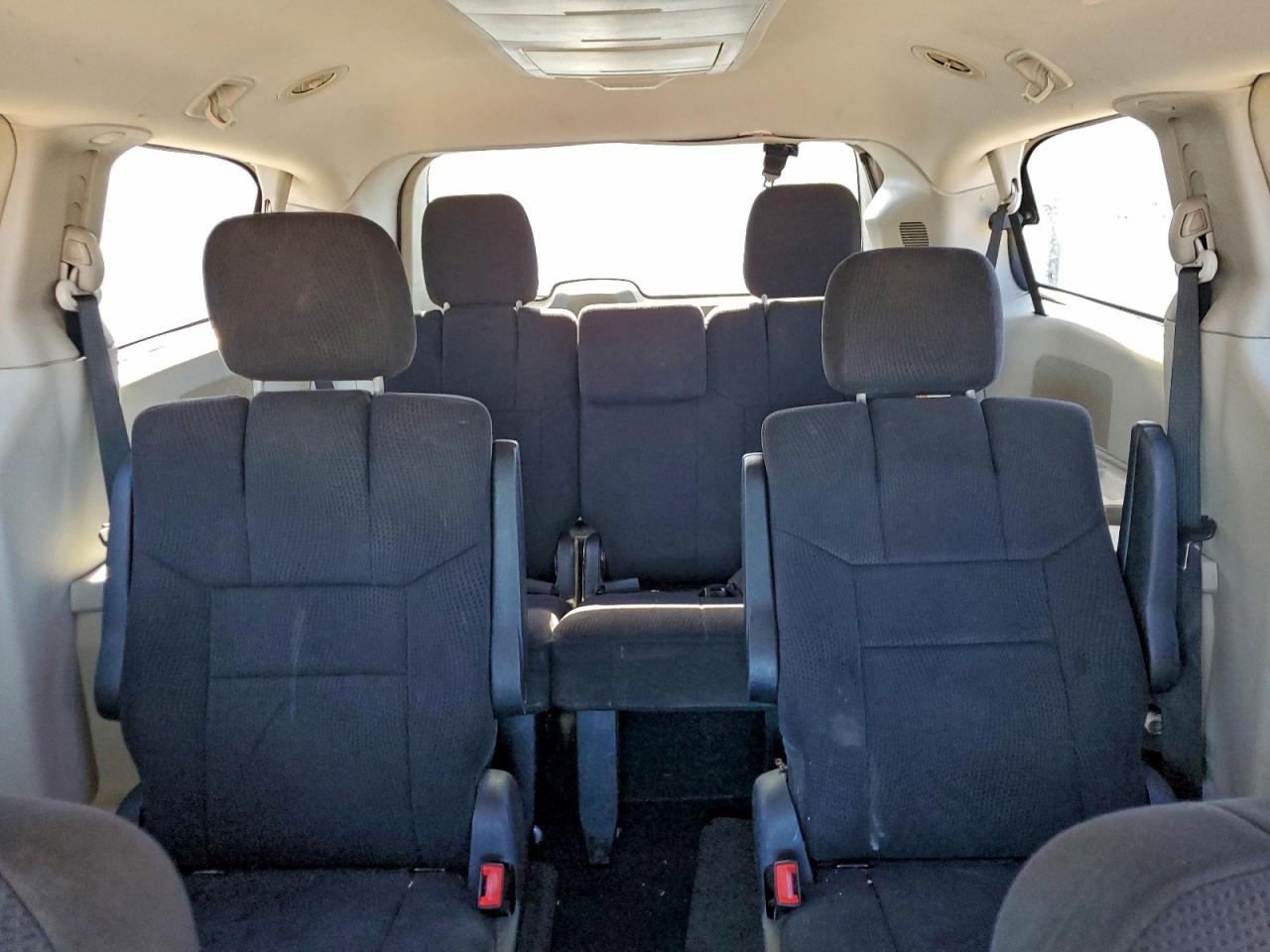 2011 Chrysler Town & Country Touring VIN: 2A4RR5DG1BR744713 Lot: 94099455