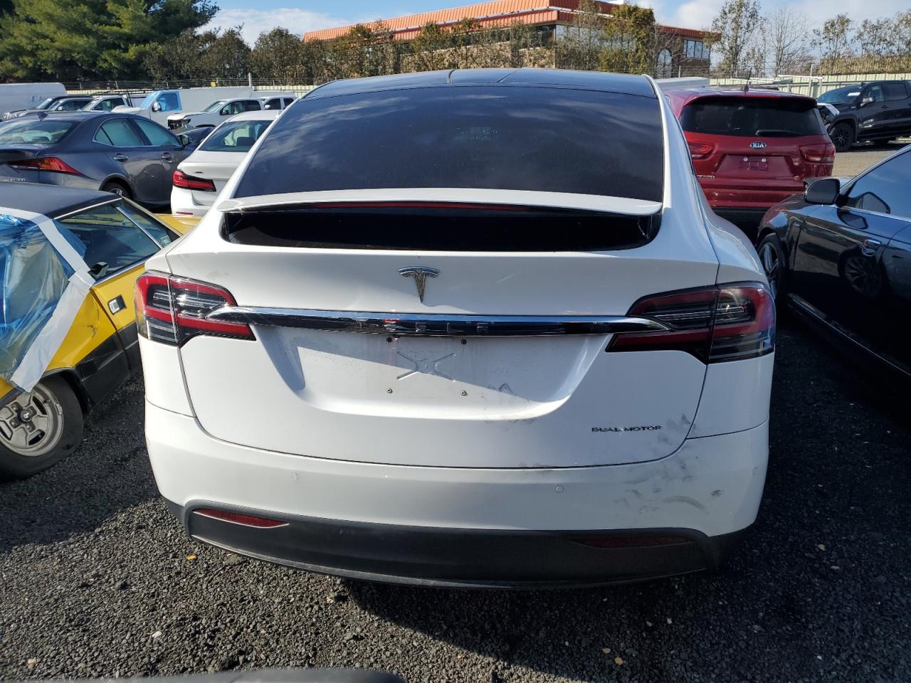 2021 Tesla Model X VIN: 5YJXCBE25MF322121 Lot: 92929645