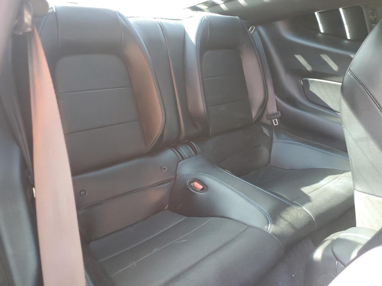 2022 Ford Mustang VIN: 1FA6P8TD6N5112837 Lot: 92128915