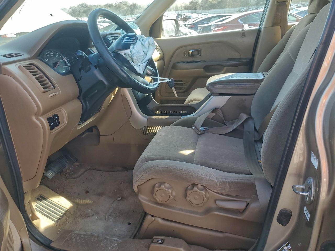 2004 Honda Pilot Lx VIN: 2HKYF181X4H605141 Lot: 93932195