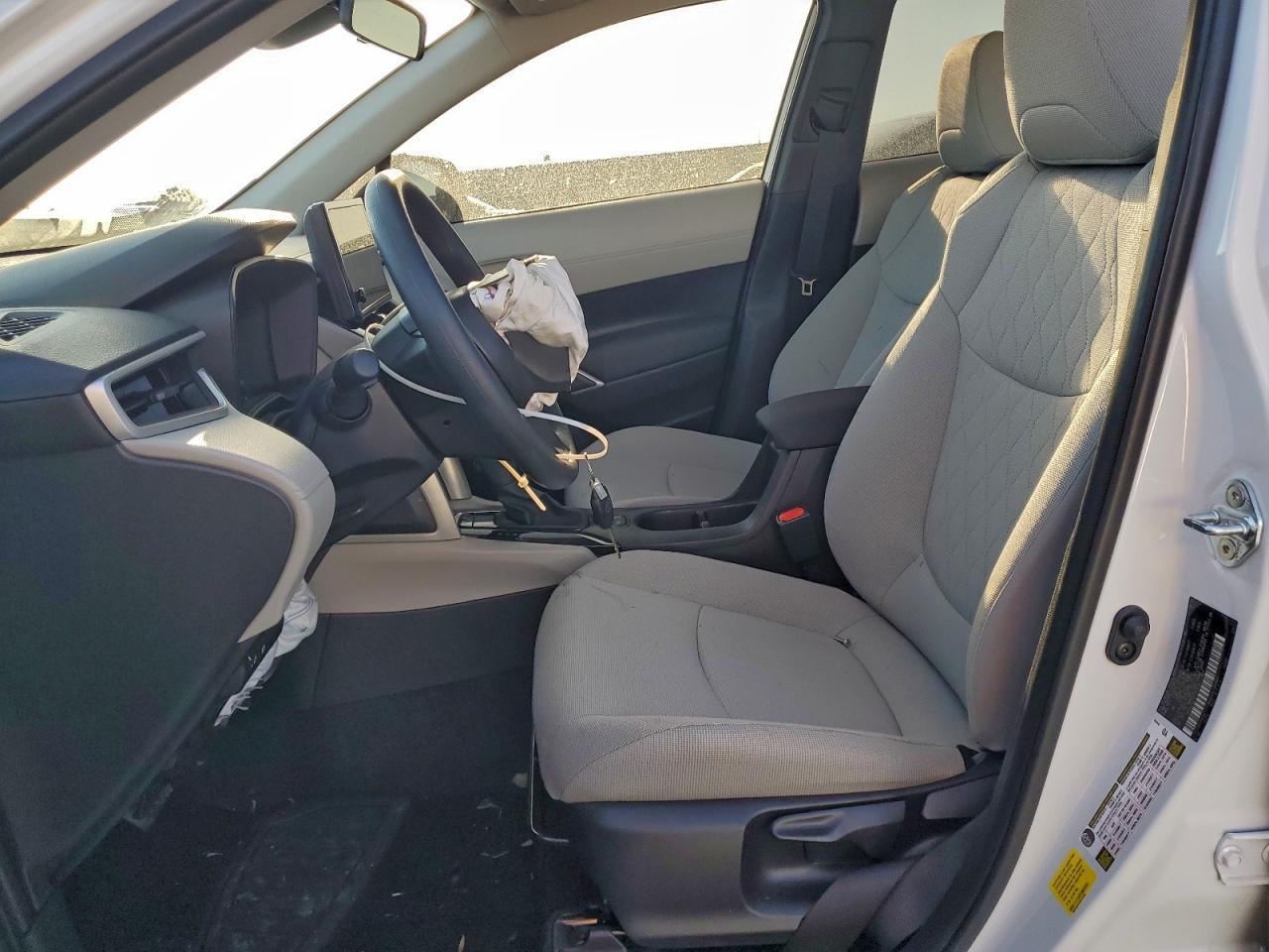 2025 Toyota Corolla Cross L VIN: 7MUAAAAG2SV147946 Lot: 93106255