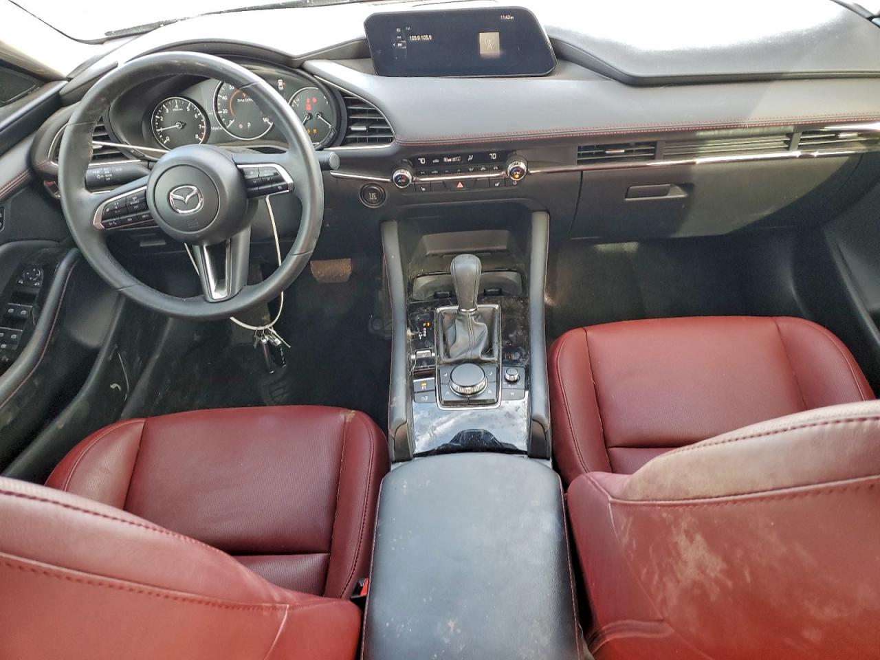 2024 Mazda 3 Preferred VIN: 3MZBPBCM7RM402877 Lot: 93676975