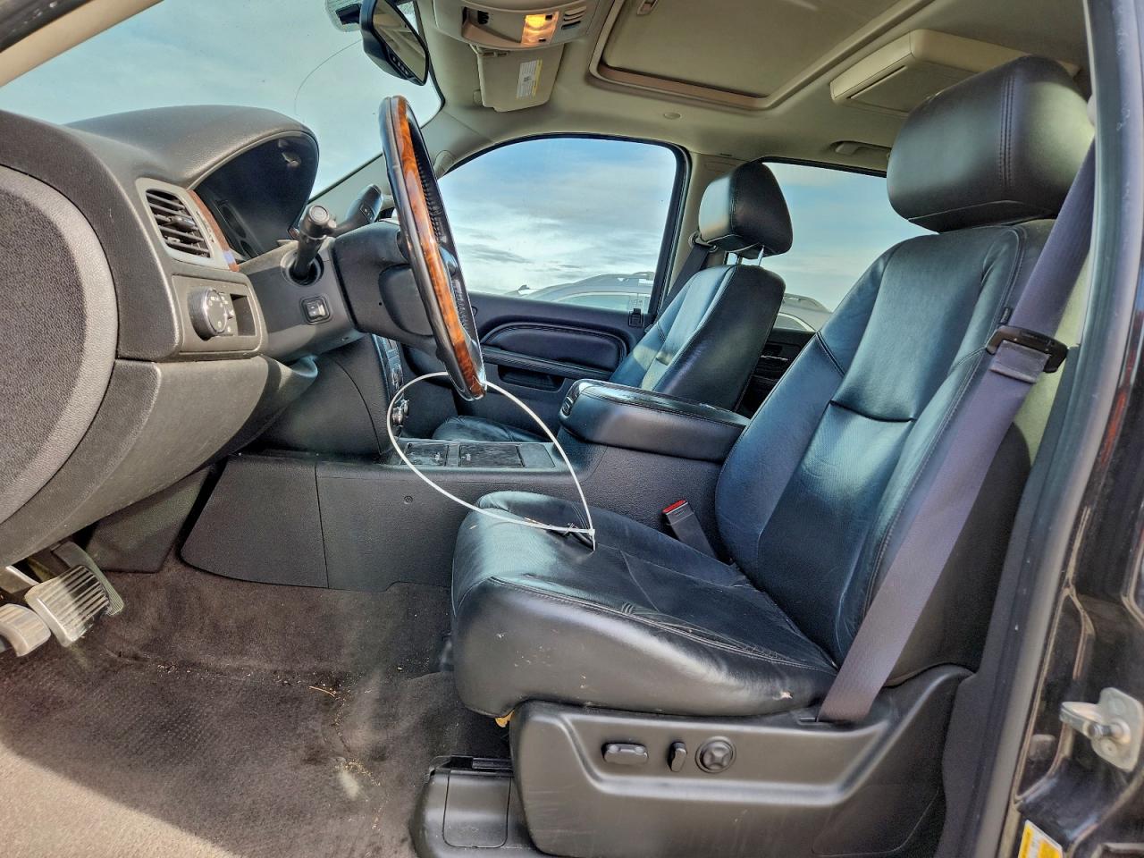 2011 GMC Yukon Xl Denali VIN: 1GKS2MEF7BR298623 Lot: 94652155