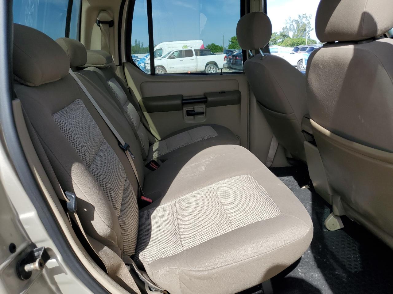 2005 Ford Explorer Sport Trac VIN: 1FMZU67K25UA70455 Lot: 91006735