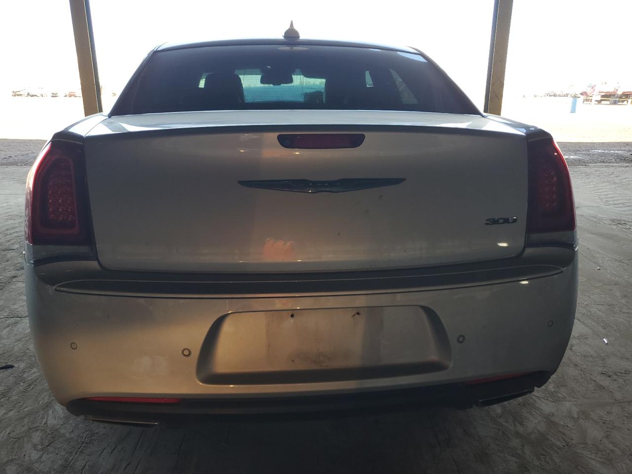 2022 Chrysler 300 Touring L VIN: 2C3CCADGXNH127380 Lot: 92673635