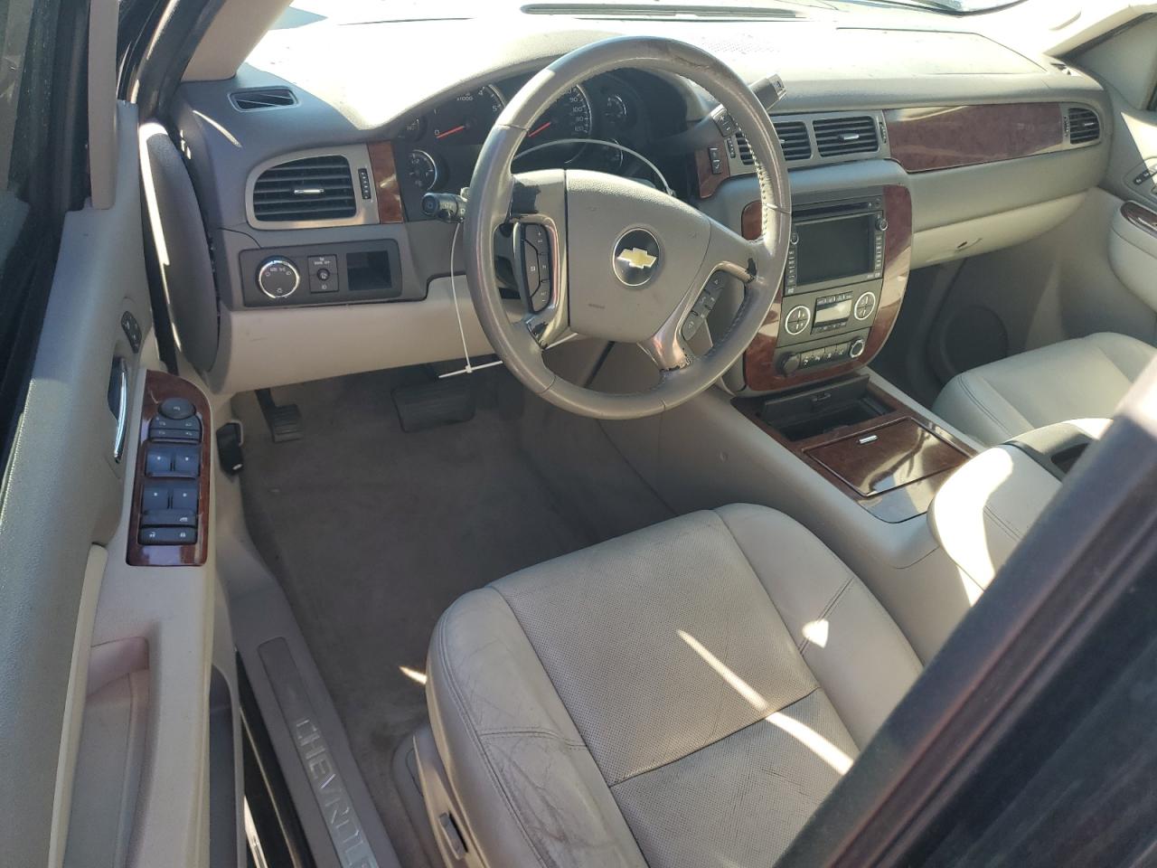 2010 Chevrolet Tahoe C1500 Ltz VIN: 1GNUCCE09AR223290 Lot: 91320225