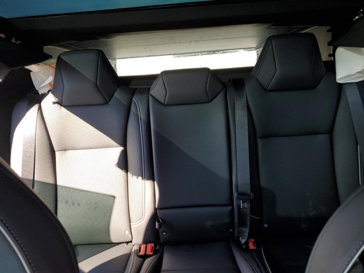 2025 Tesla Cybertruck VIN: 7G2CEHEEXSA060691 Lot: 82456235