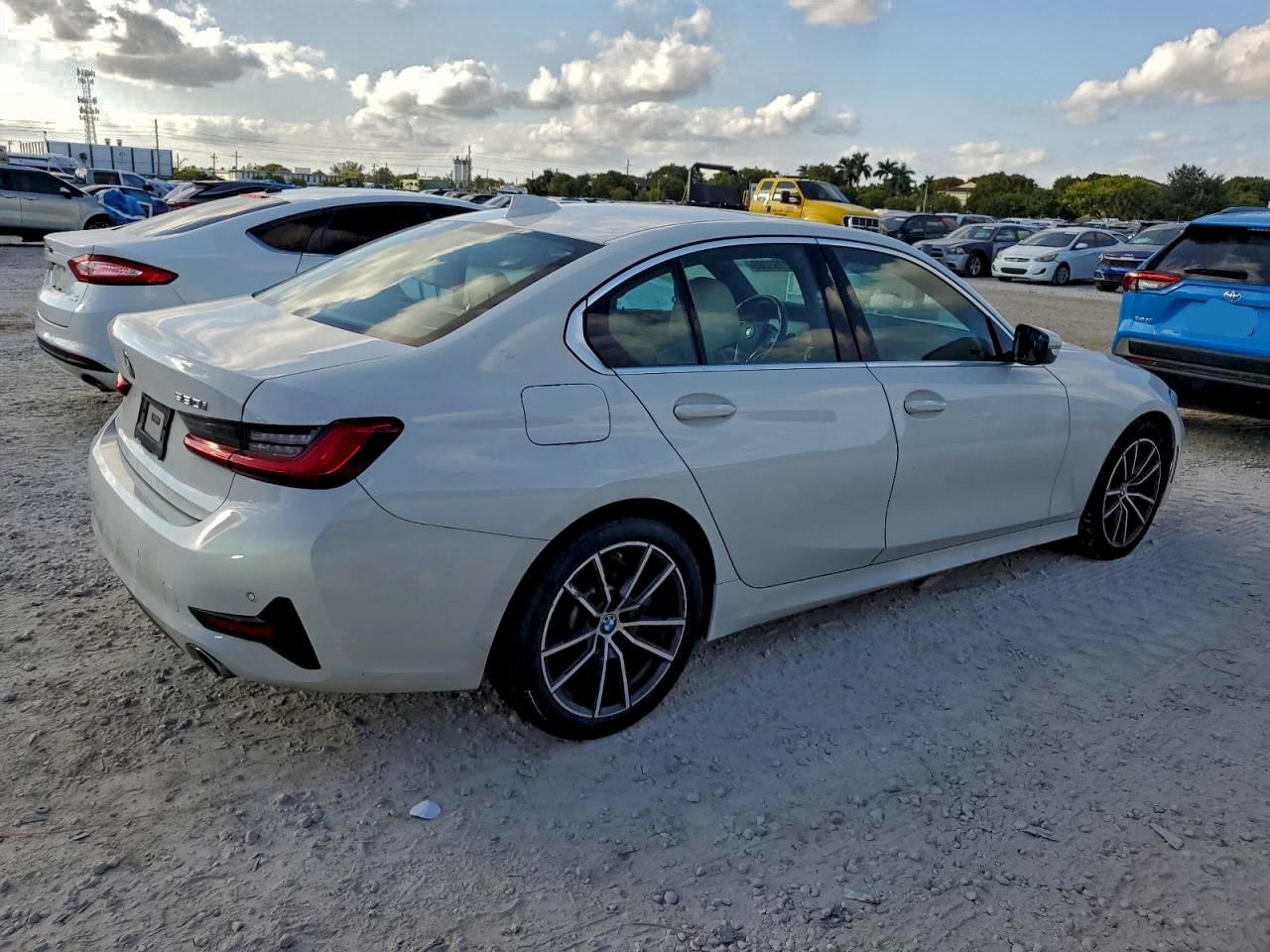 Фото: 3MW5R1J03L8B33097