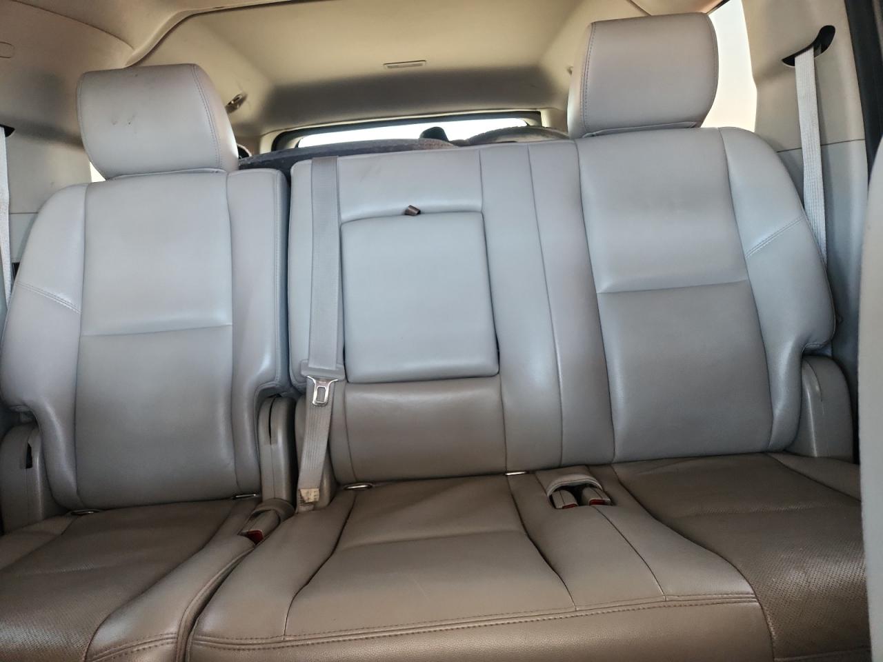 2011 GMC Yukon Xl K1500 Slt VIN: 1GKS2KE33BR269761 Lot: 92331685