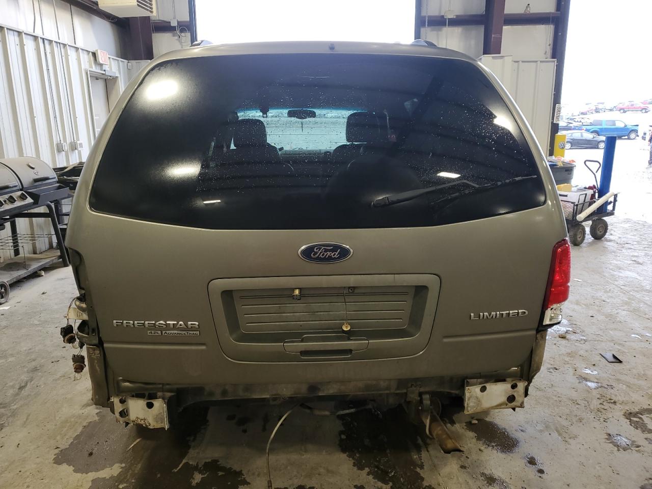 2004 Ford Freestar Limited VIN: 2FMDA58284BA90824 Lot: 93553295