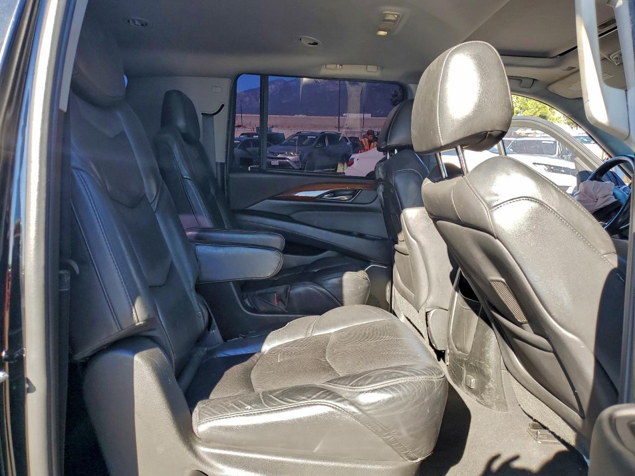 2018 Cadillac Escalade Esv Luxury VIN: 1GYS3HKJ9JR317903 Lot: 94324355