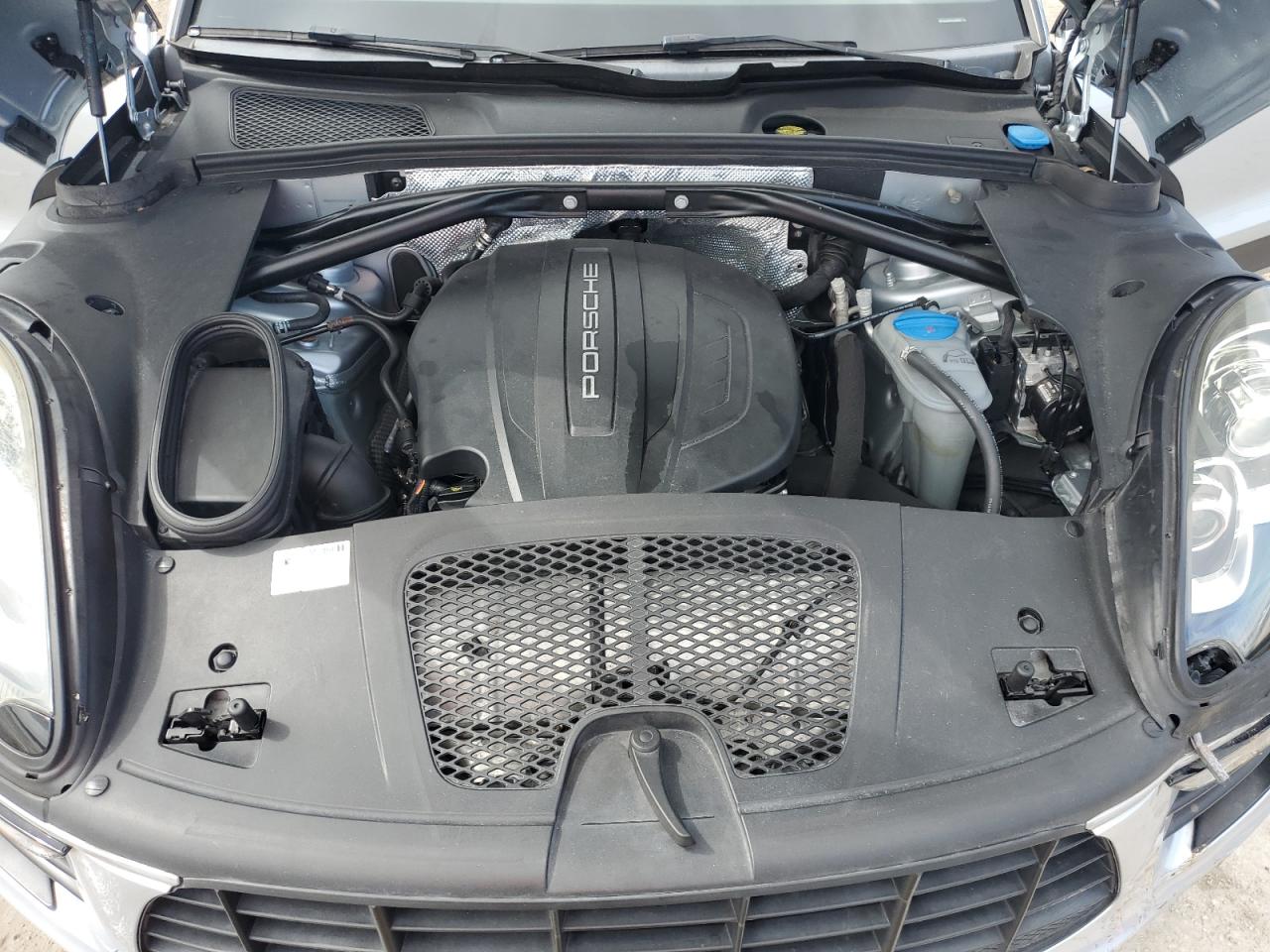 2017 Porsche Macan VIN: WP1AA2A57HLB05991 Lot: 92061955