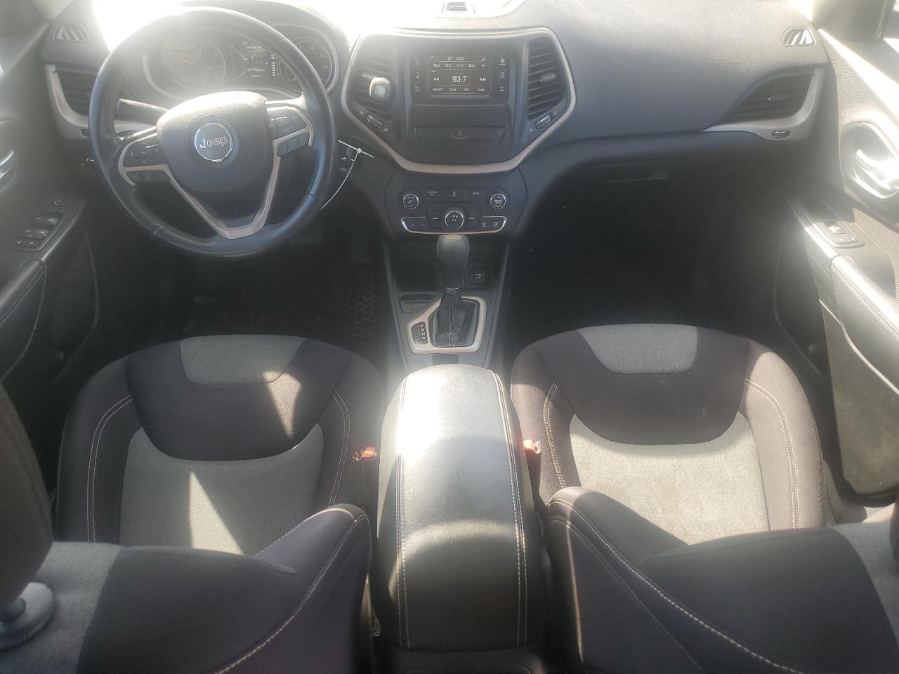 2015 Jeep Cherokee Sport VIN: 1C4PJLAB8FW560058 Lot: 92923385