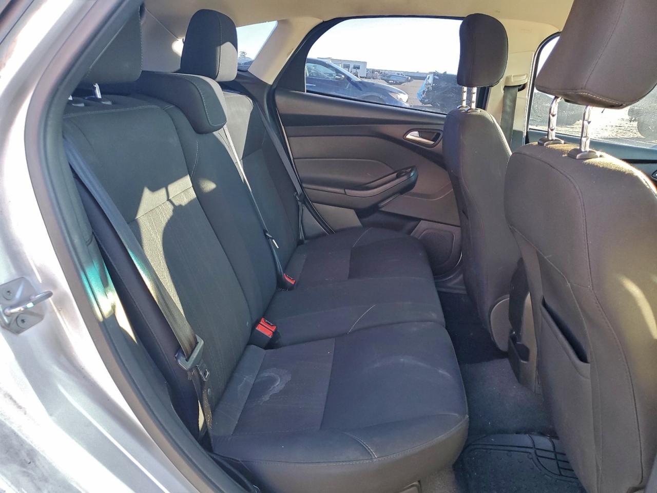 2016 Ford Focus Se VIN: 1FADP3K23GL362870 Lot: 93902355