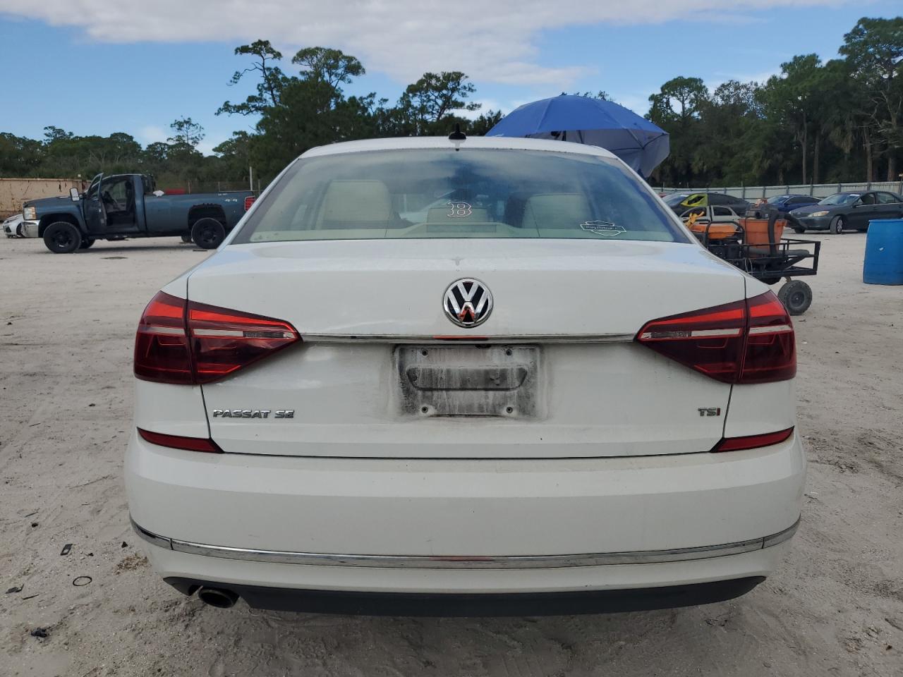 2018 Volkswagen Passat Se VIN: 1VWBA7A37JC006737 Lot: 90847885