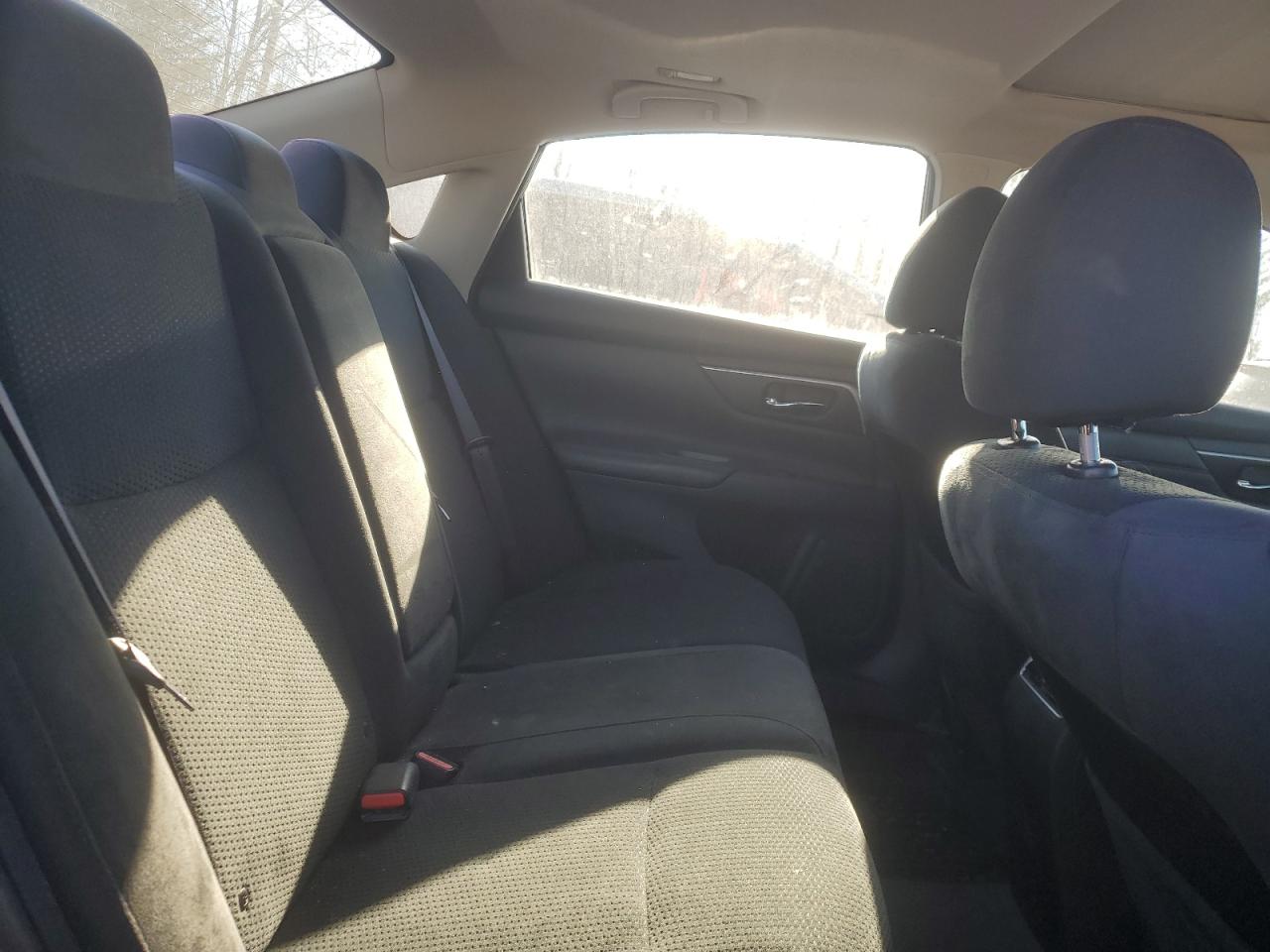 2015 Nissan Altima 2.5 VIN: 1N4AL3AP8FN860173 Lot: 92896145