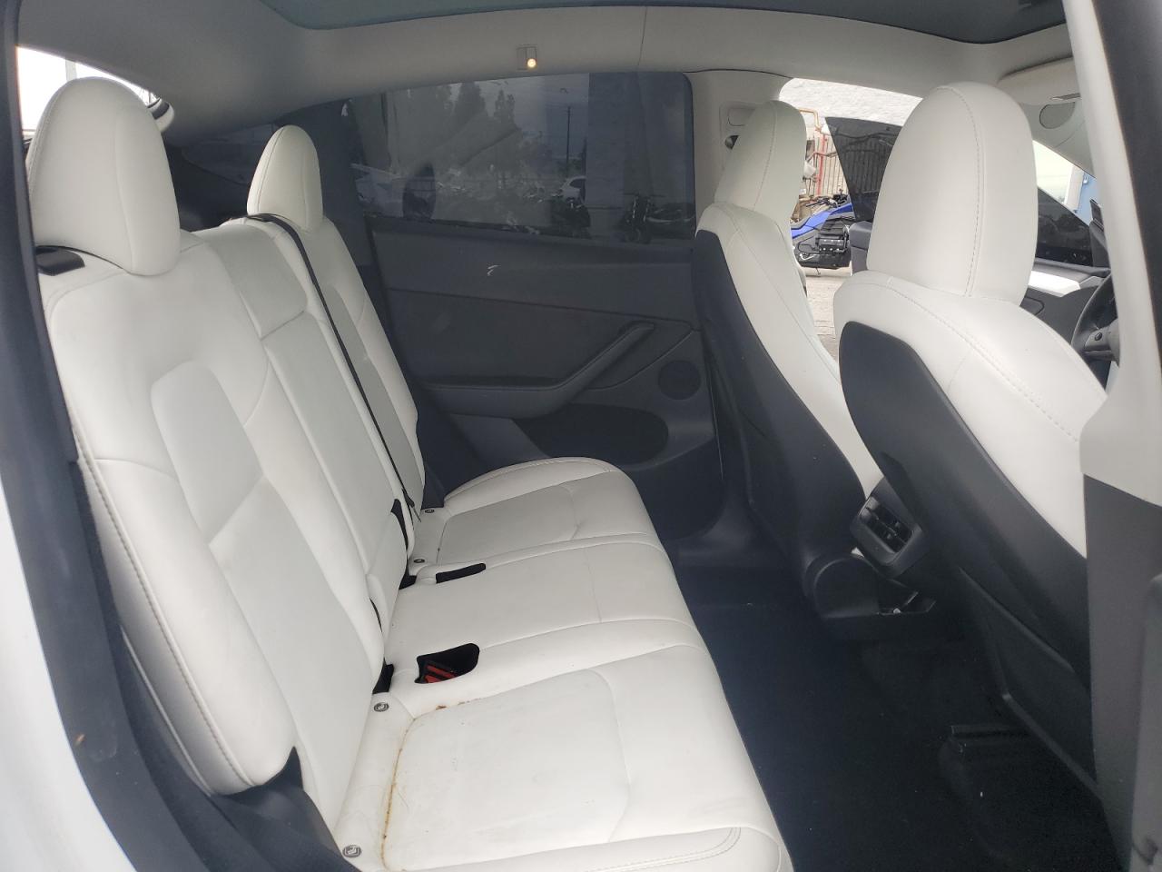 2023 Tesla Model Y VIN: 7SAYGDEF6PF807611 Lot: 92821015