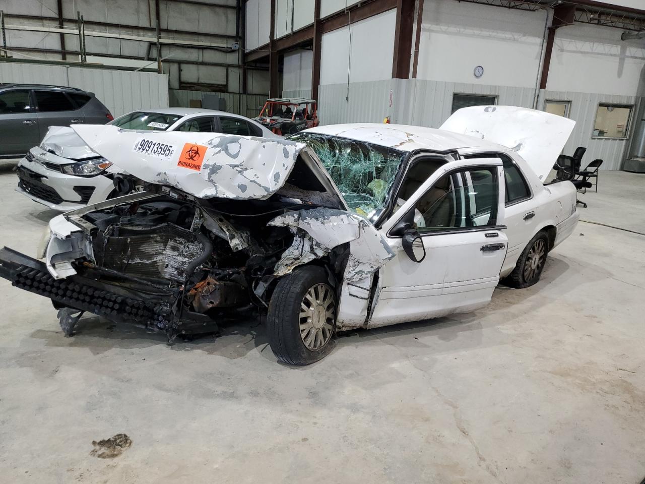2004 Ford Crown Victoria Lx