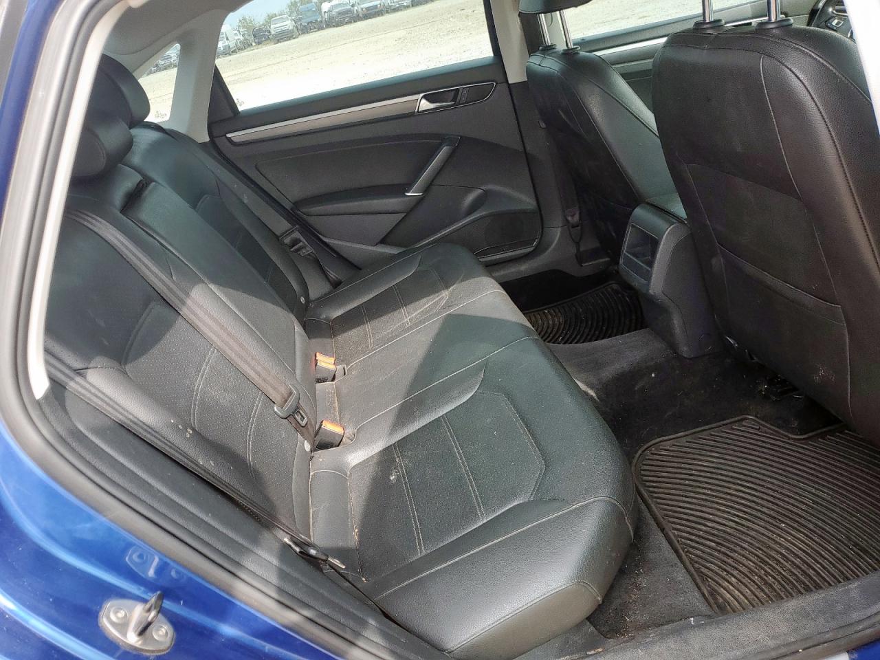 2017 Volkswagen Passat R-Line VIN: 1VWDT7A32HC027525 Lot: 93367725