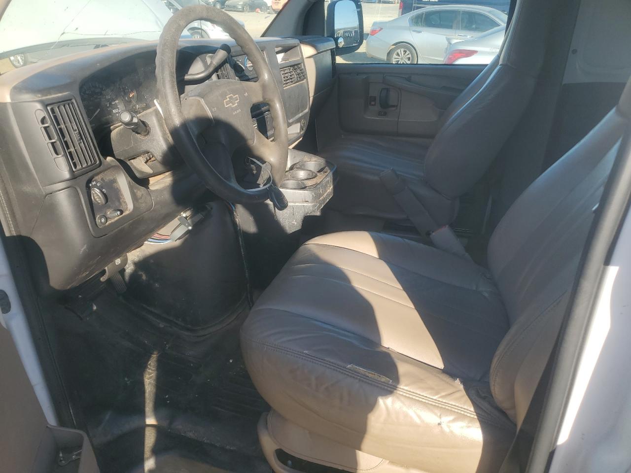 2004 Chevrolet Express Delivery Van VIN: 1GCGG25V941203852 Lot: 92194215