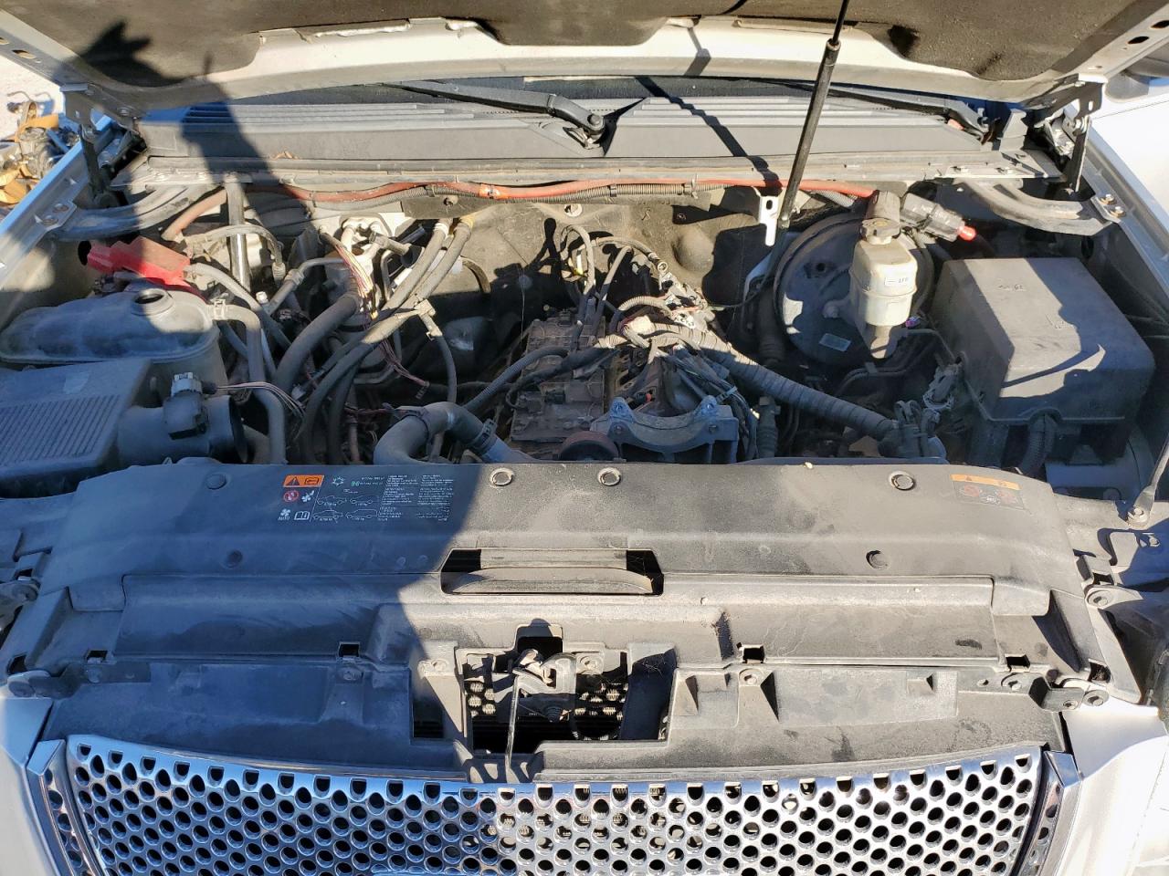 2013 GMC Yukon Xl Denali VIN: 1GKS2MEF3DR220357 Lot: 91898405