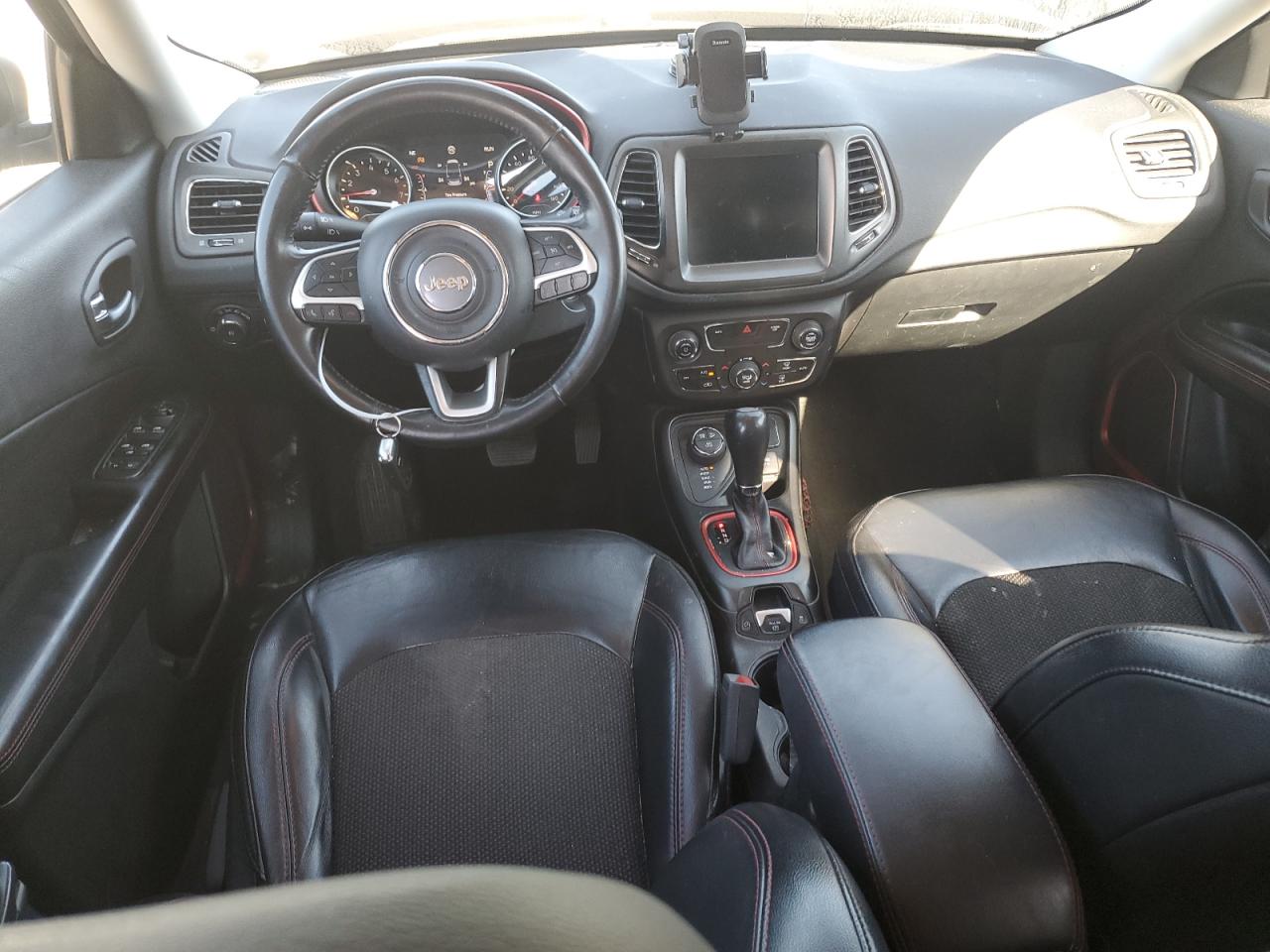 2019 Jeep Compass Trailhawk VIN: 3C4NJDDB9KT671243 Lot: 92258655