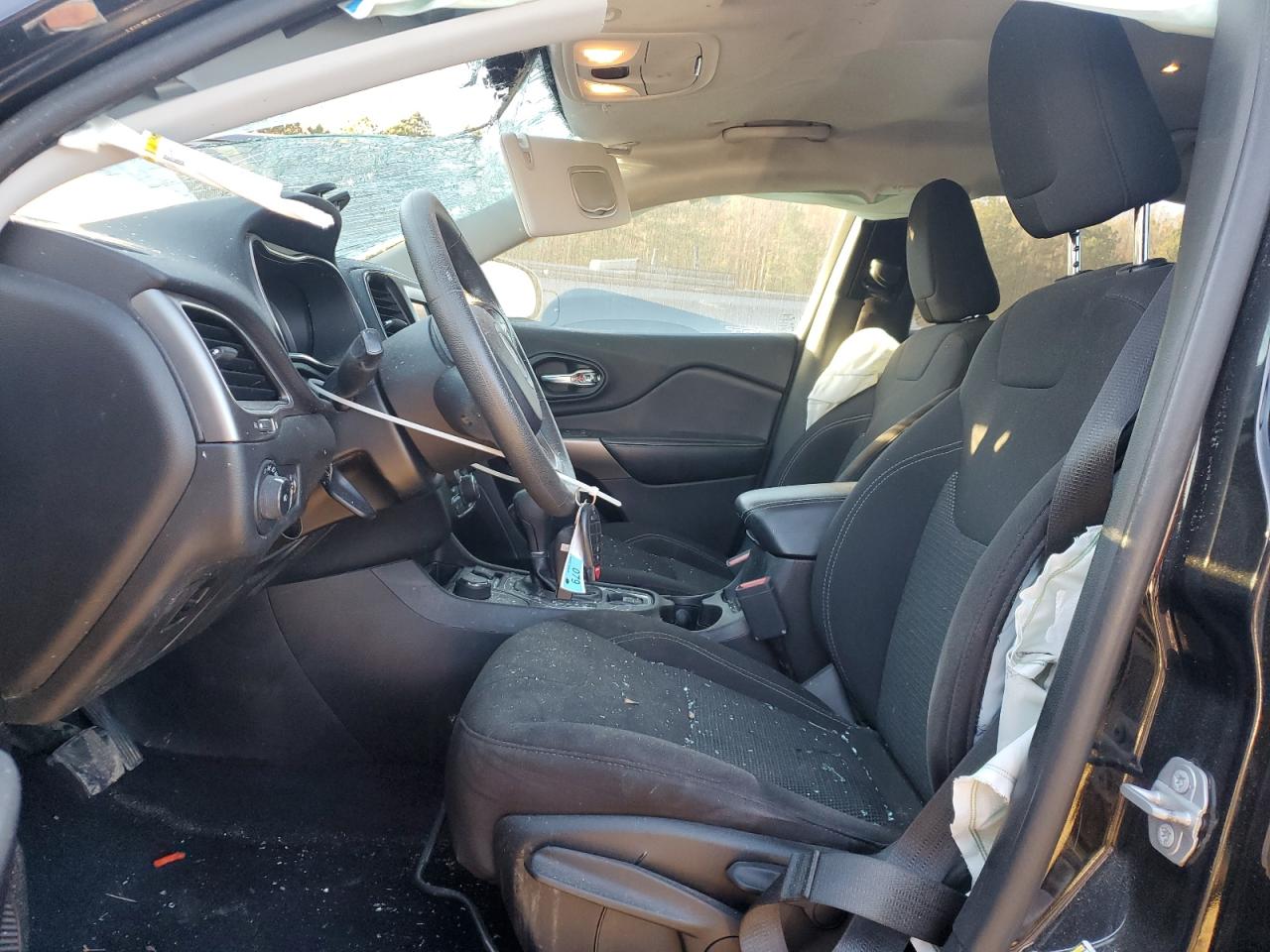 2019 Jeep Cherokee Latitude VIN: 1C4PJMCX6KD289702 Lot: 90442535