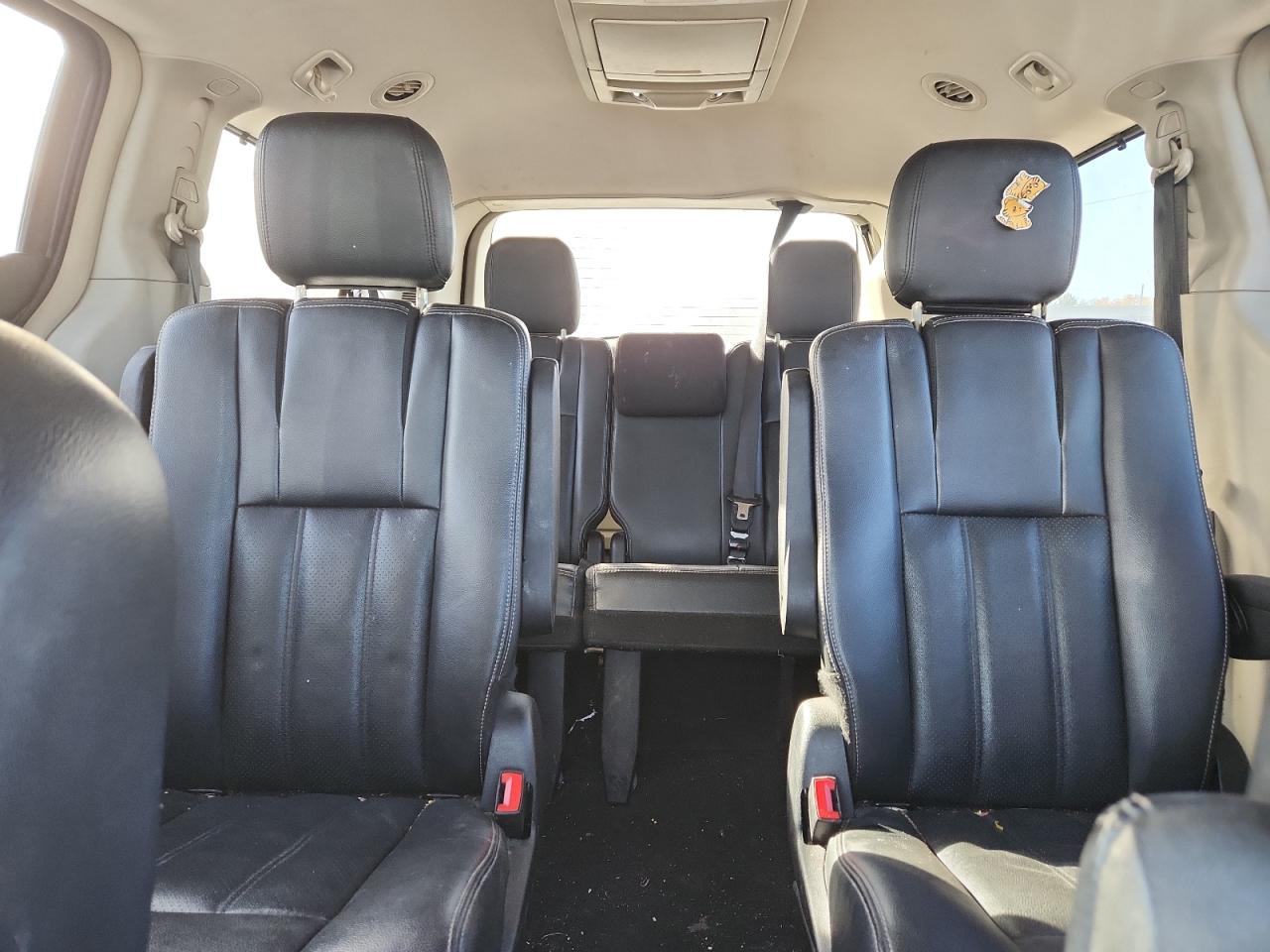 2013 Chrysler Town & Country Touring L VIN: 2C4RC1CG6DR647415 Lot: 92265435