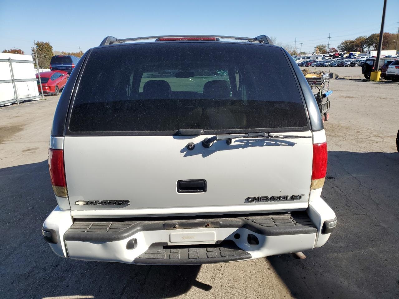 1998 Chevrolet Blazer VIN: 1GNDT13W4W2123643 Lot: 90885945