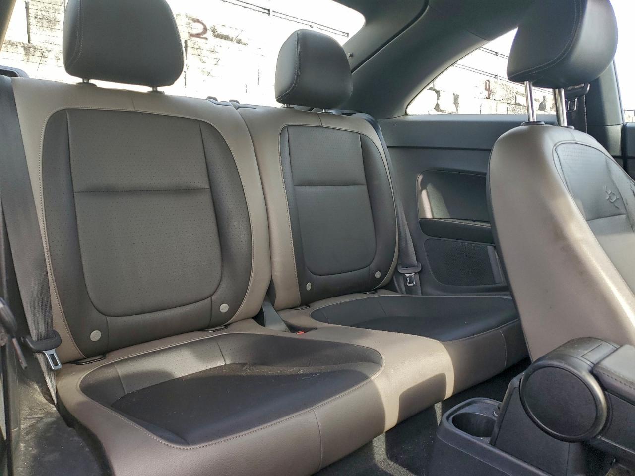 2015 Volkswagen Beetle 1.8T VIN: 3VWF17AT9FM608109 Lot: 93759935