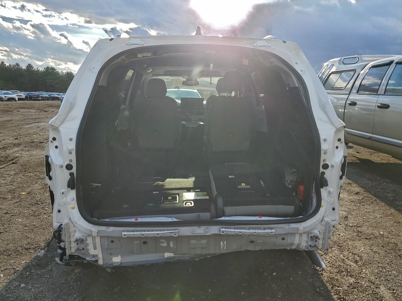 2025 Toyota Sienna Xle VIN: 5TDJSKFC3SS215013 Lot: 94161695