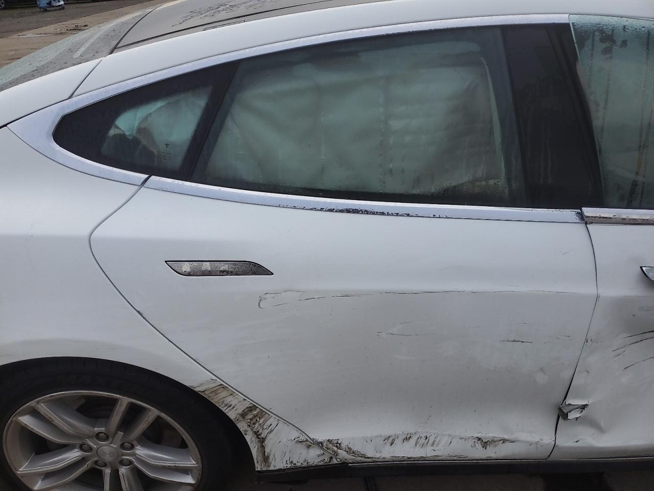 2015 Tesla Model S 85D VIN: 5YJSA1H2XFFP70380 Lot: 93259485