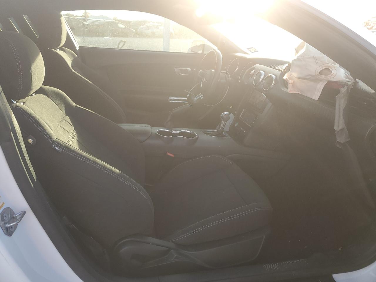 2022 Ford Mustang VIN: 1FA6P8TH3N5142106 Lot: 92404735