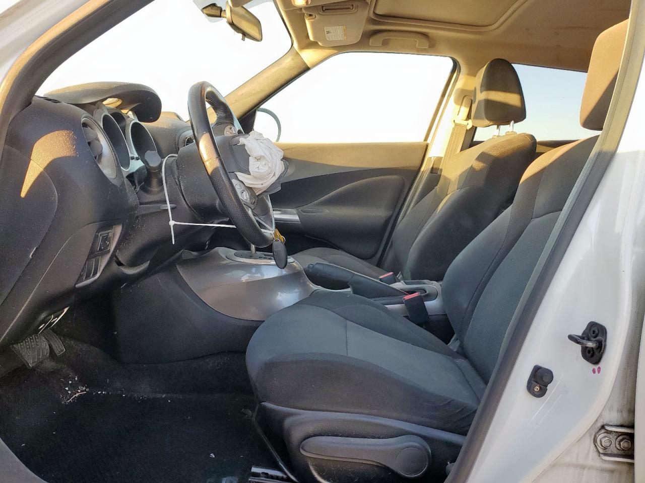 2014 Nissan Juke S VIN: JN8AF5MR2ET350572 Lot: 92254365