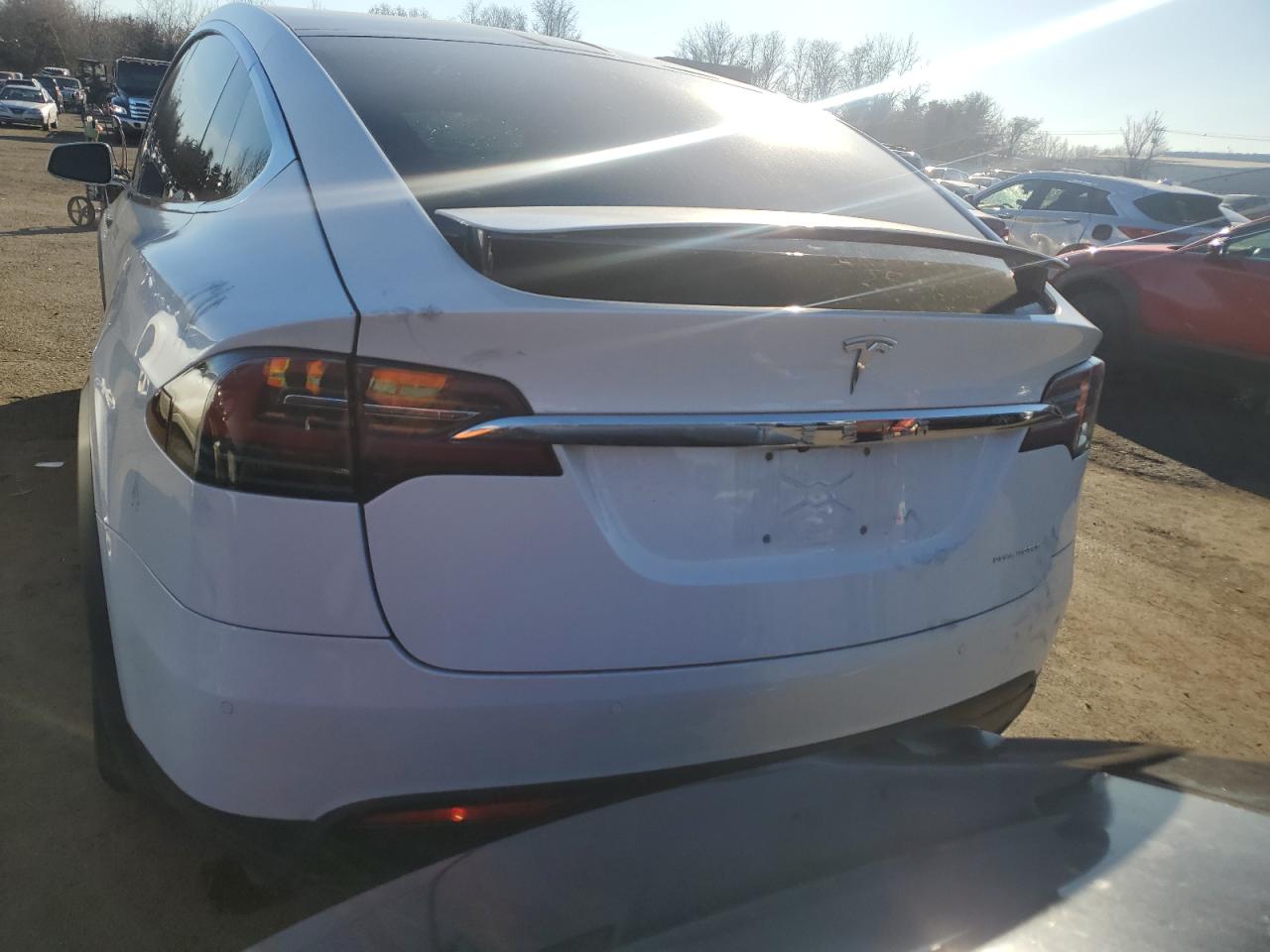 2021 Tesla Model X VIN: 5YJXCBE25MF322121 Lot: 92929645