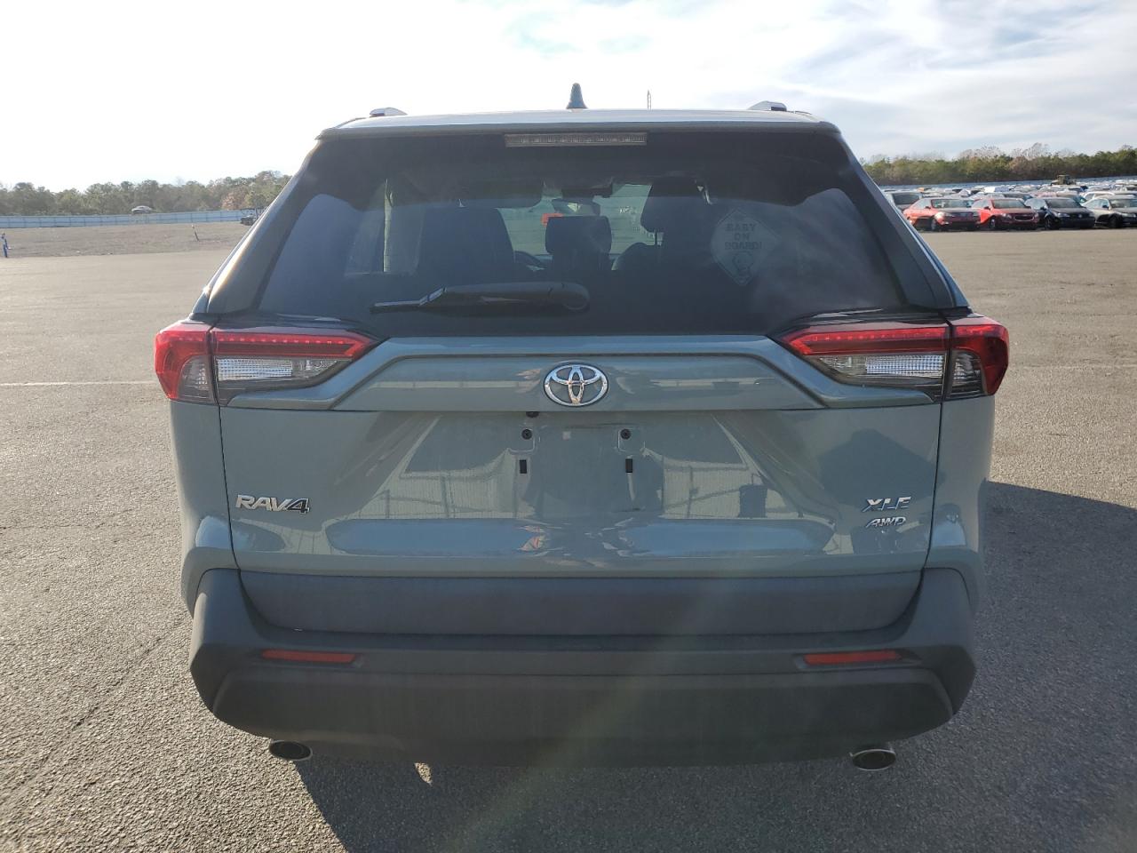 2021 Toyota Rav4 Xle Premium VIN: 2T3A1RFV0MW183197 Lot: 92445955