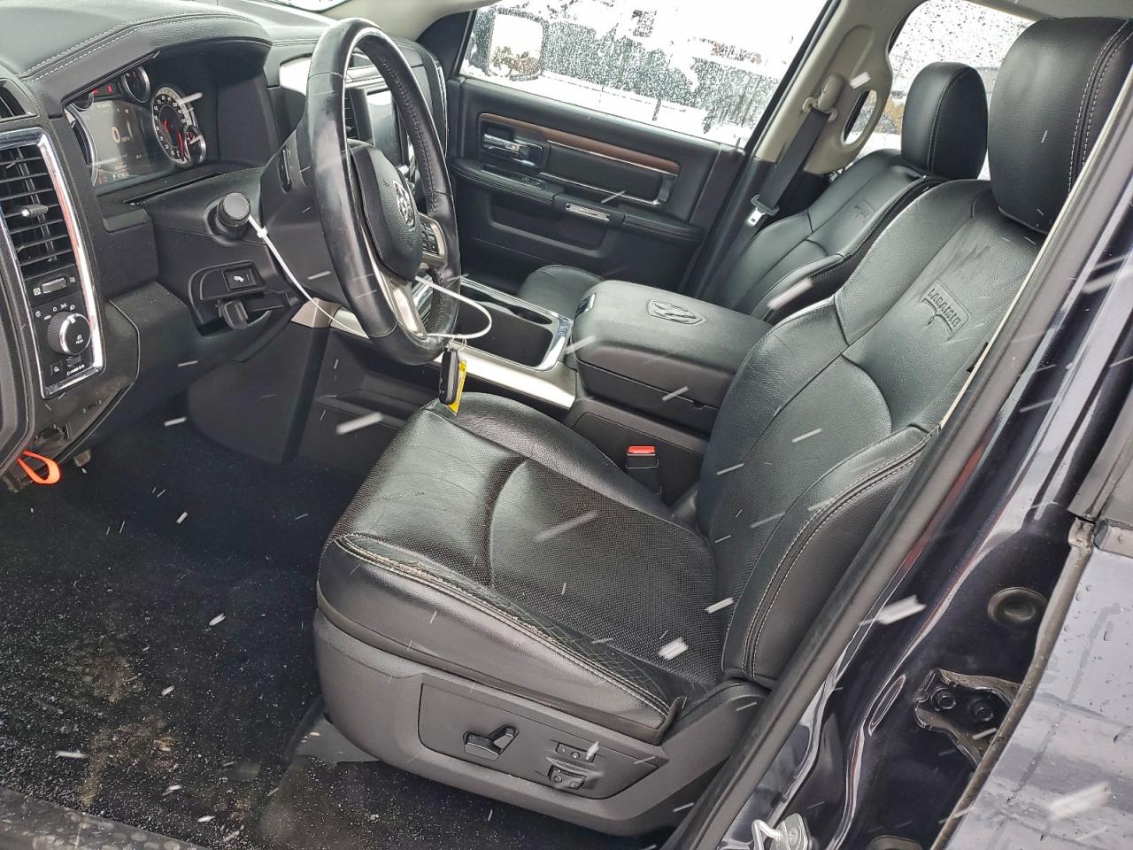 2015 Ram 1500 Laramie VIN: 1C6RR7NT4FS783949 Lot: 92881085