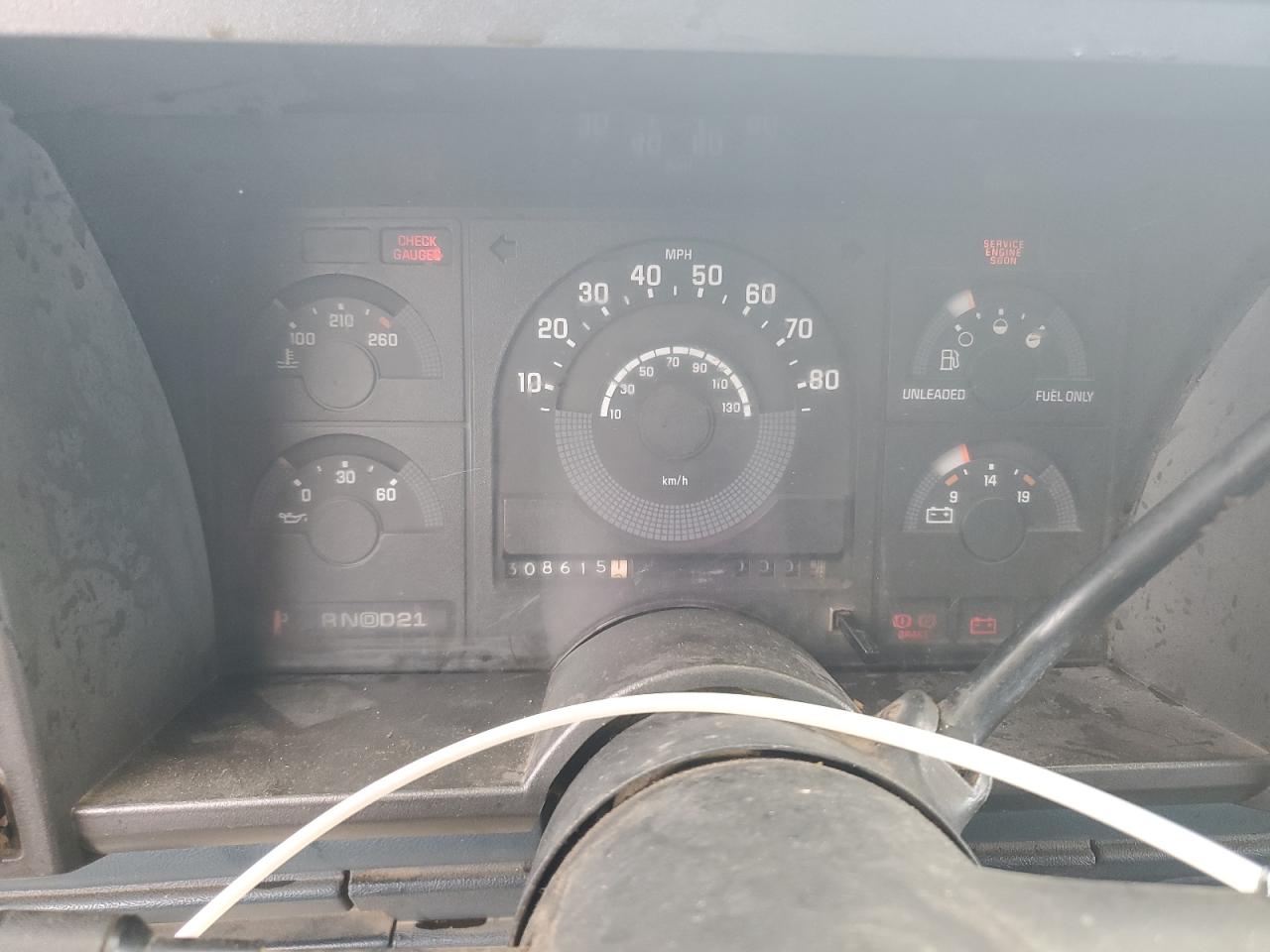 1990 Chevrolet Gmt-400 C2500 VIN: 2GCFC29K4L1174275 Lot: 91733965