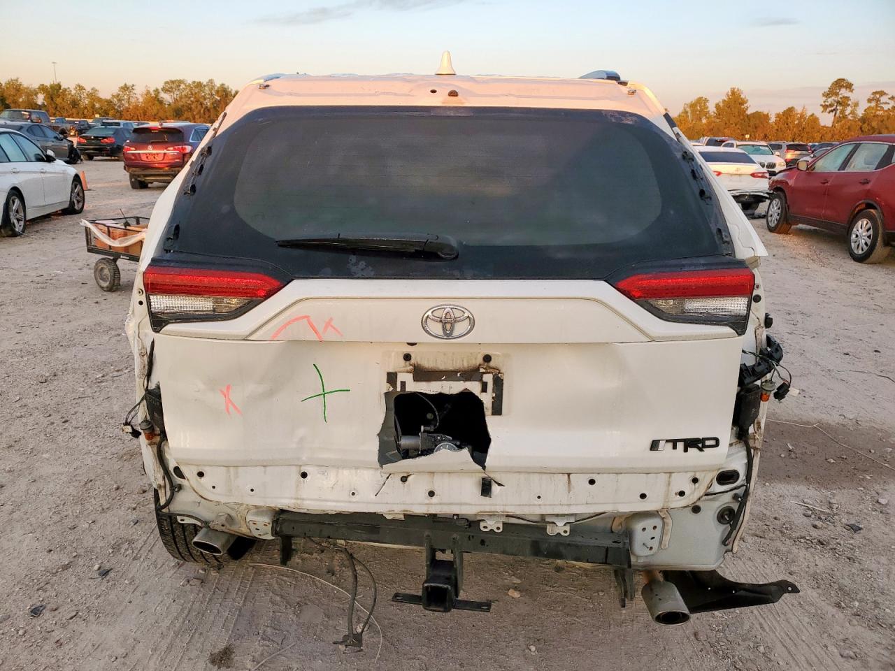 2021 Toyota Rav4 Xle Premium VIN: 2T3C1RFV6MW122526 Lot: 91055175