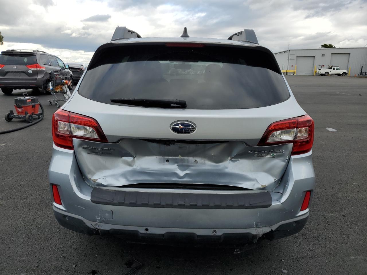 2017 Subaru Outback 2.5I Limited VIN: 4S4BSANC3H3289814 Lot: 92816265