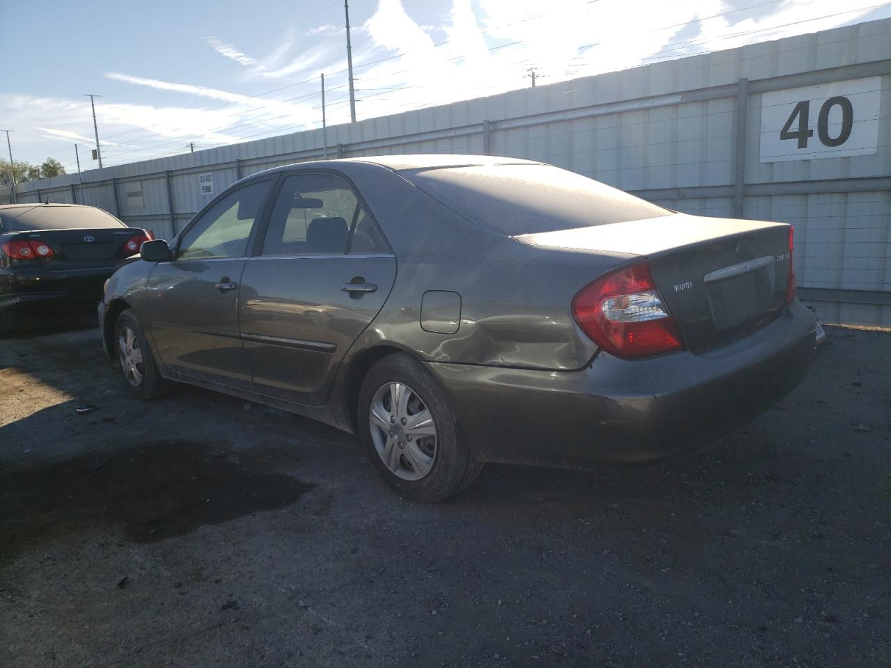2002 Toyota Camry Le grey sedan gasoline JTDBE32K920099639 photo #3