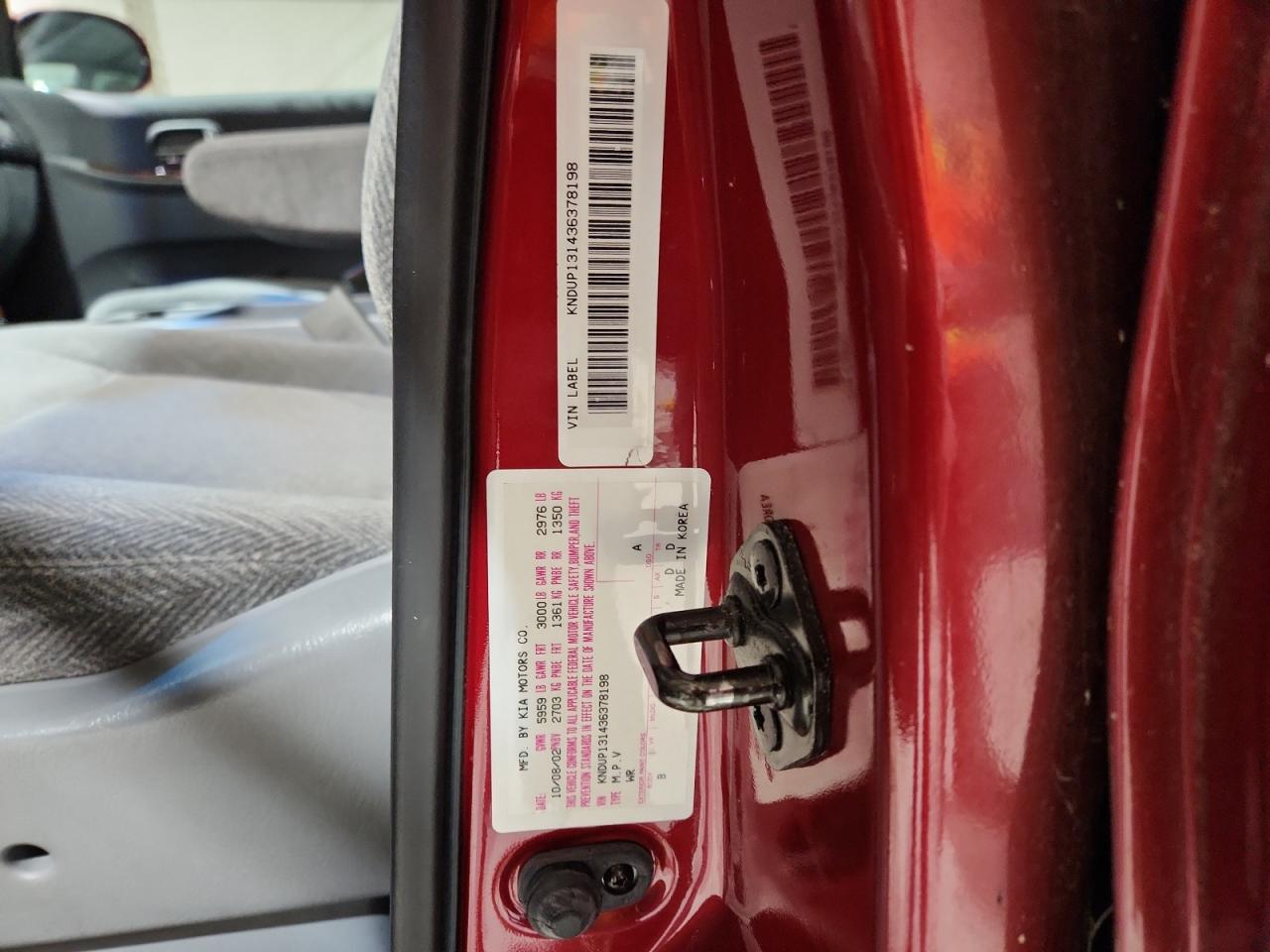 2003 Kia Sedona Ex VIN: KNDUP131436378198 Lot: 92449685