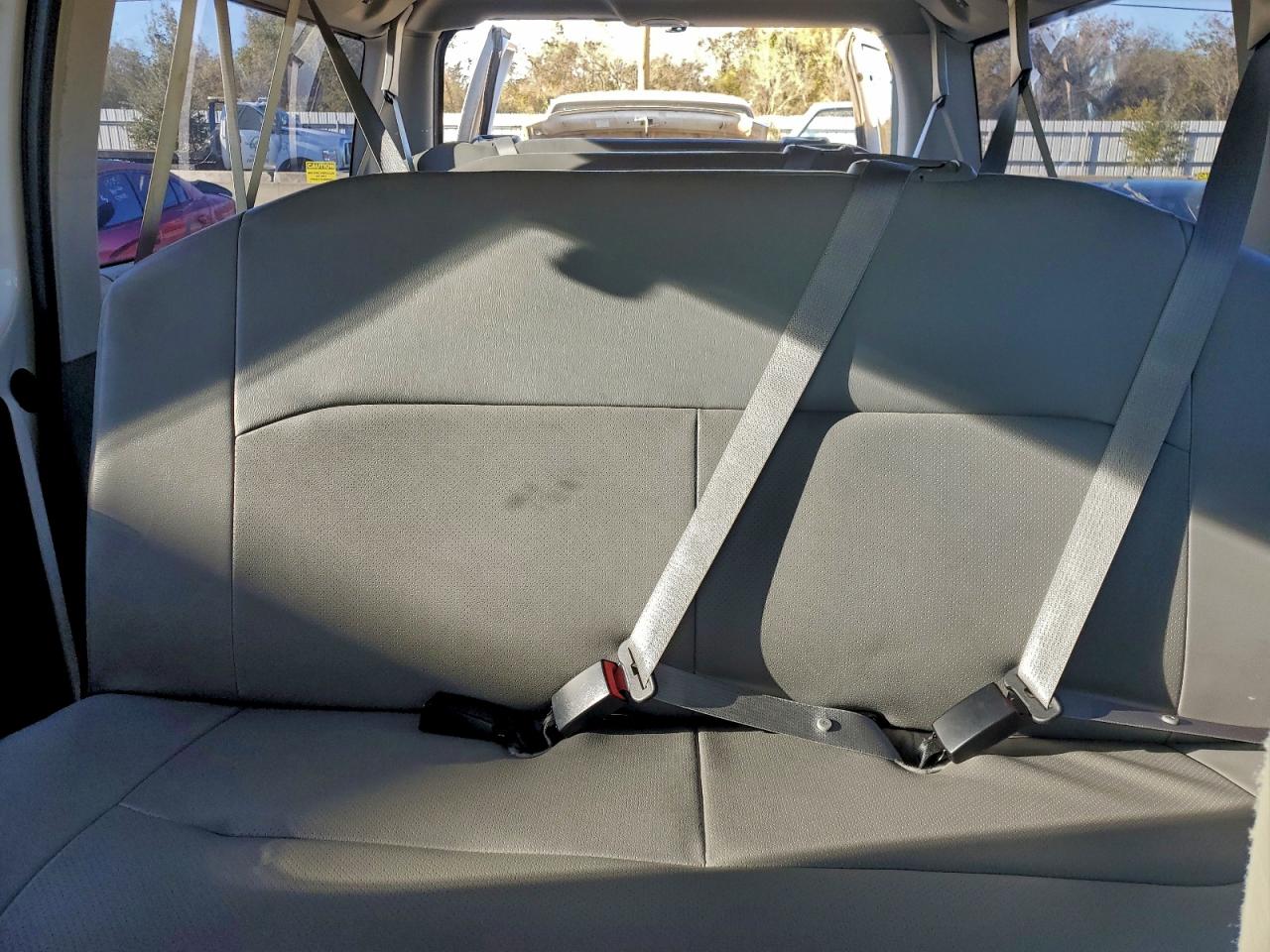 2014 Ford Econoline E350 Super Duty Wagon VIN: 1FBNE3BL3EDB21173 Lot: 91741555