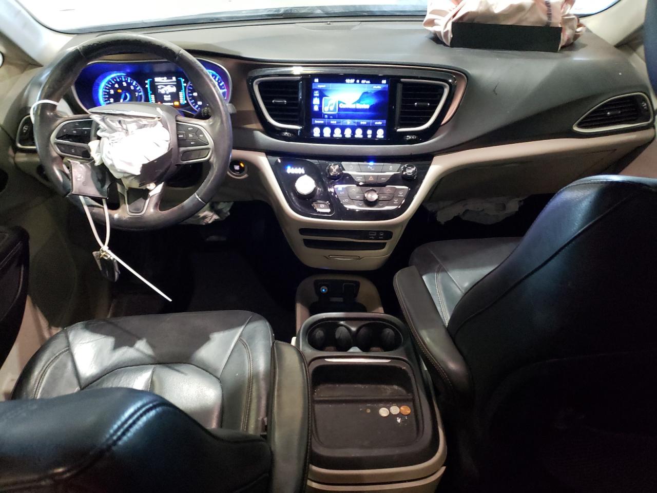 2017 Chrysler Pacifica Touring L VIN: 2C4RC1BG9HR734233 Lot: 92179725