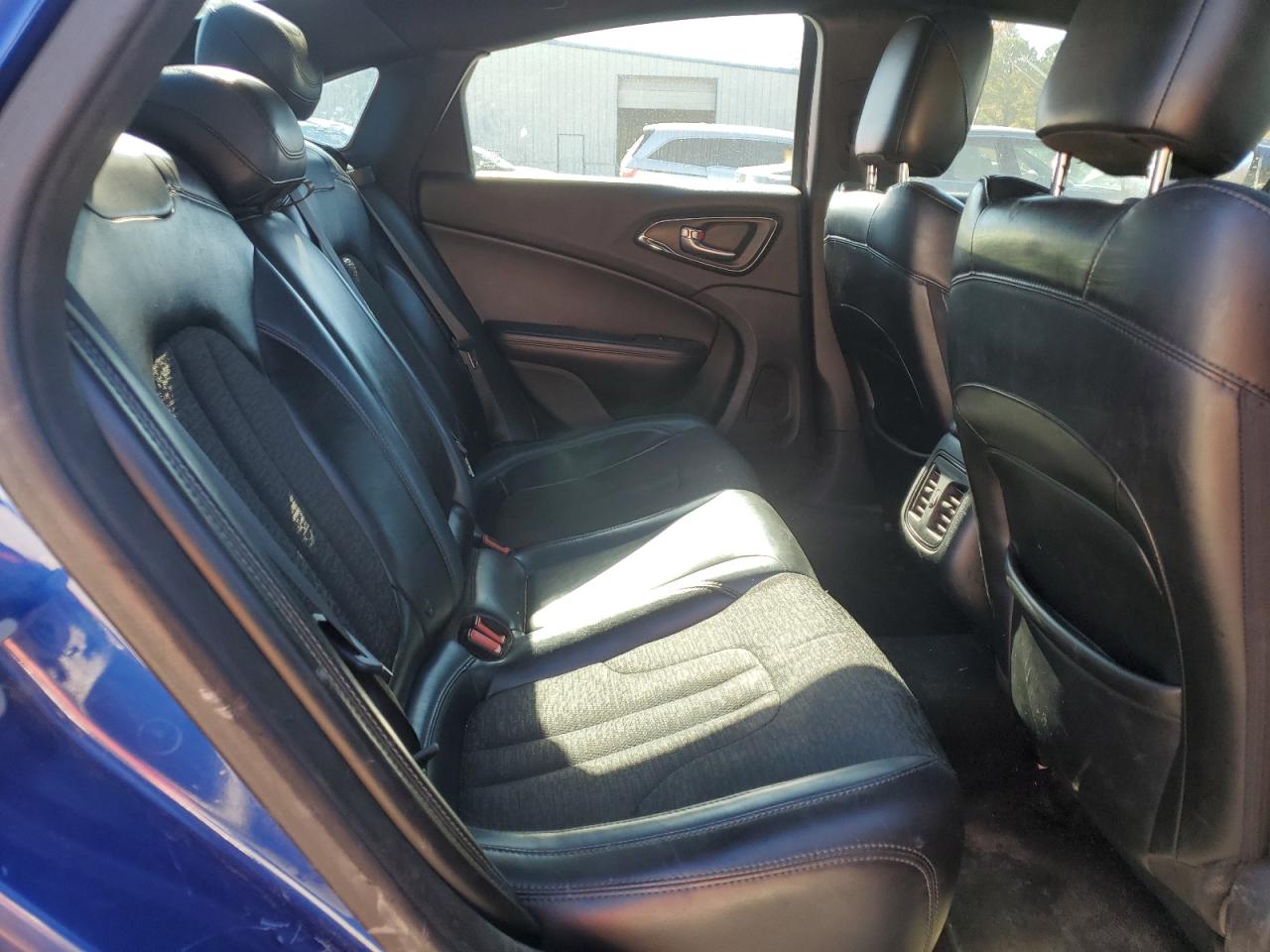 2015 Chrysler 200 S VIN: 1C3CCCBBXFN511929 Lot: 92461555